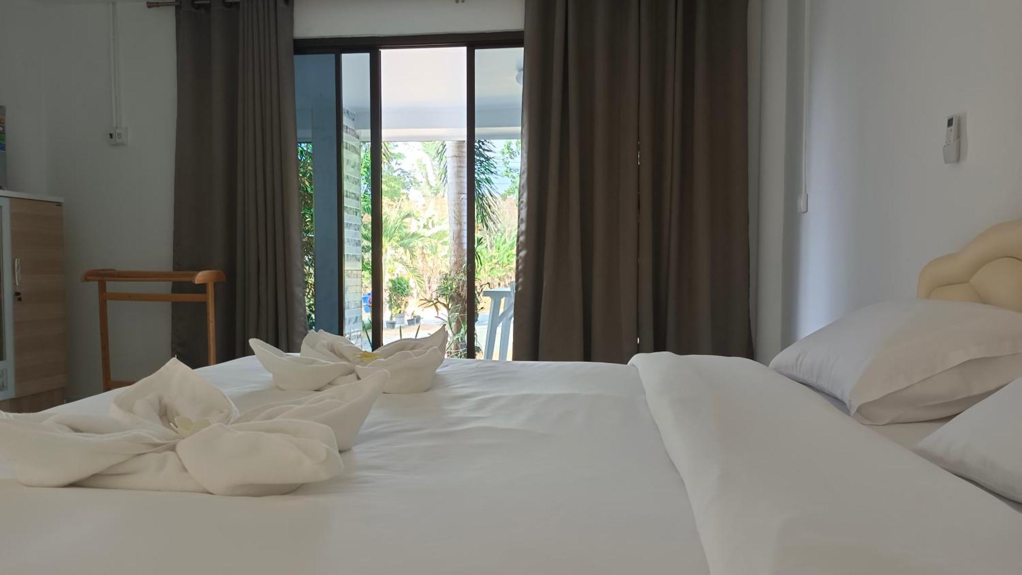 Batikseafood Airport & Room Ban Bo Sai Klang エクステリア 写真